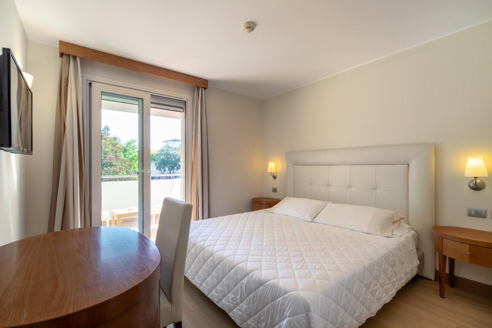 Hotel Villa Doimo Lignano Sabbiadoro Exterior photo