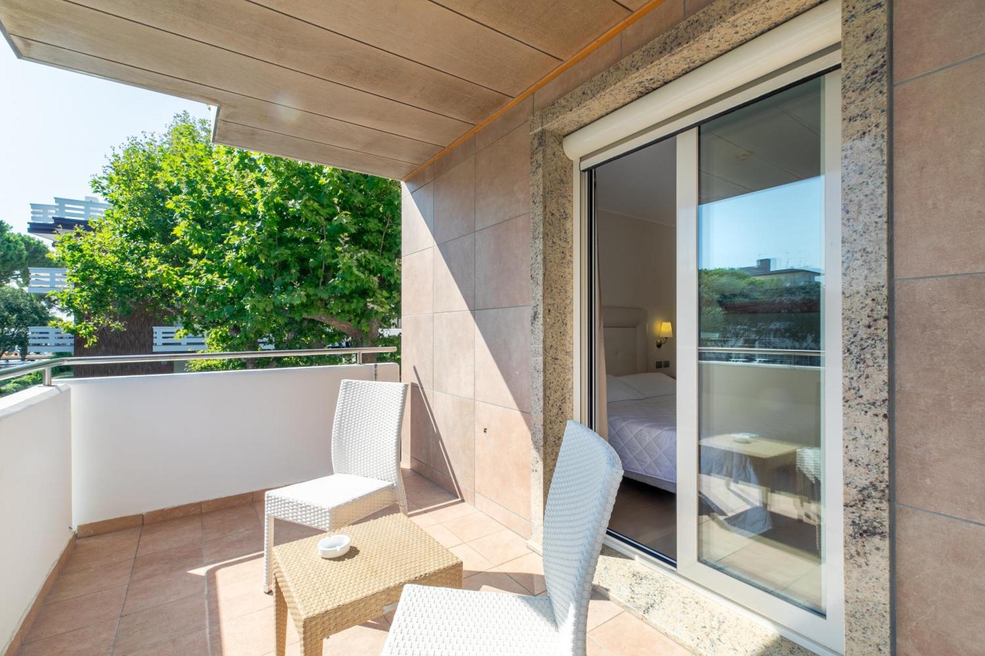 Hotel Villa Doimo Lignano Sabbiadoro Exterior photo