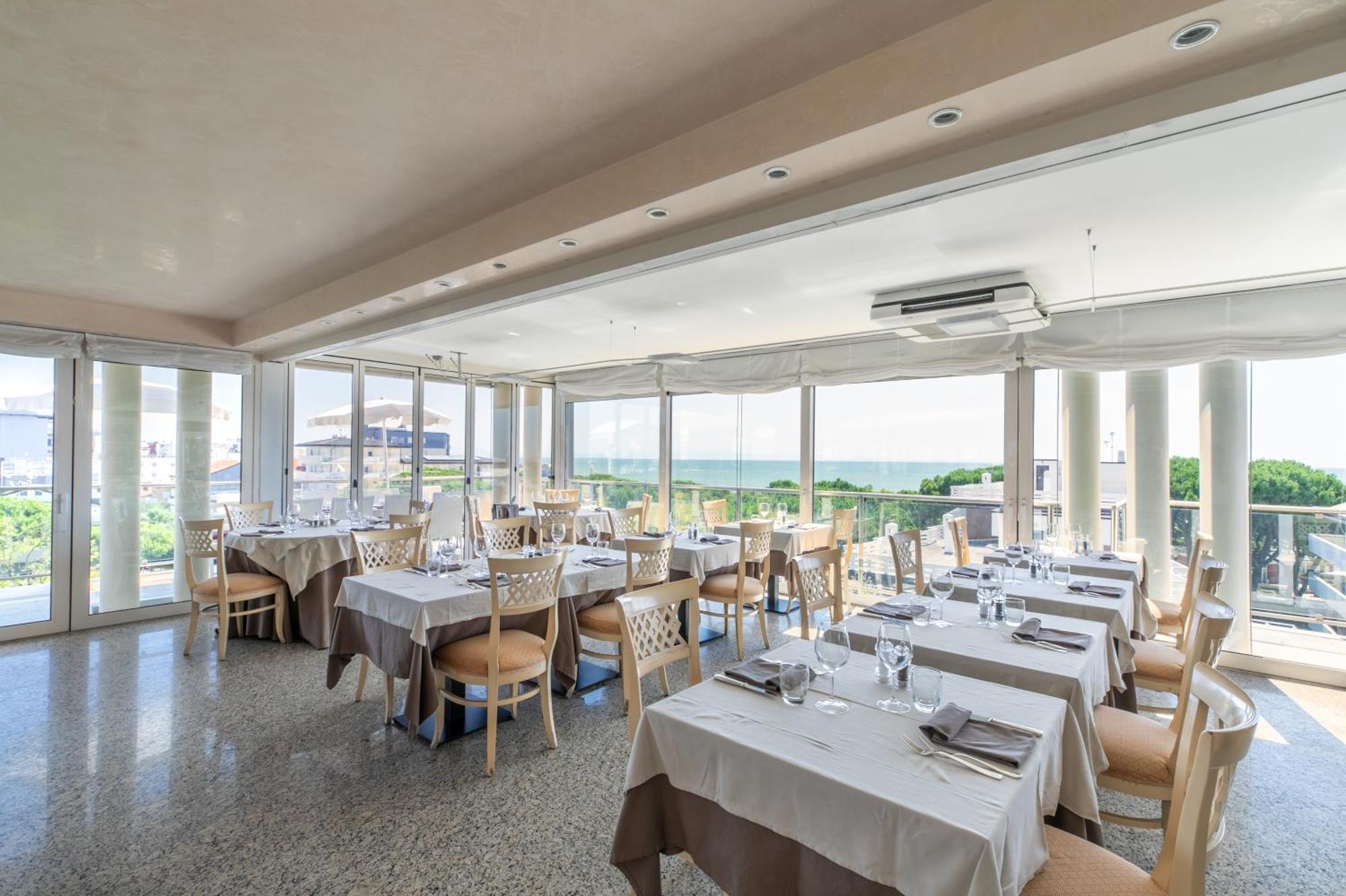 Hotel Villa Doimo Lignano Sabbiadoro Exterior photo