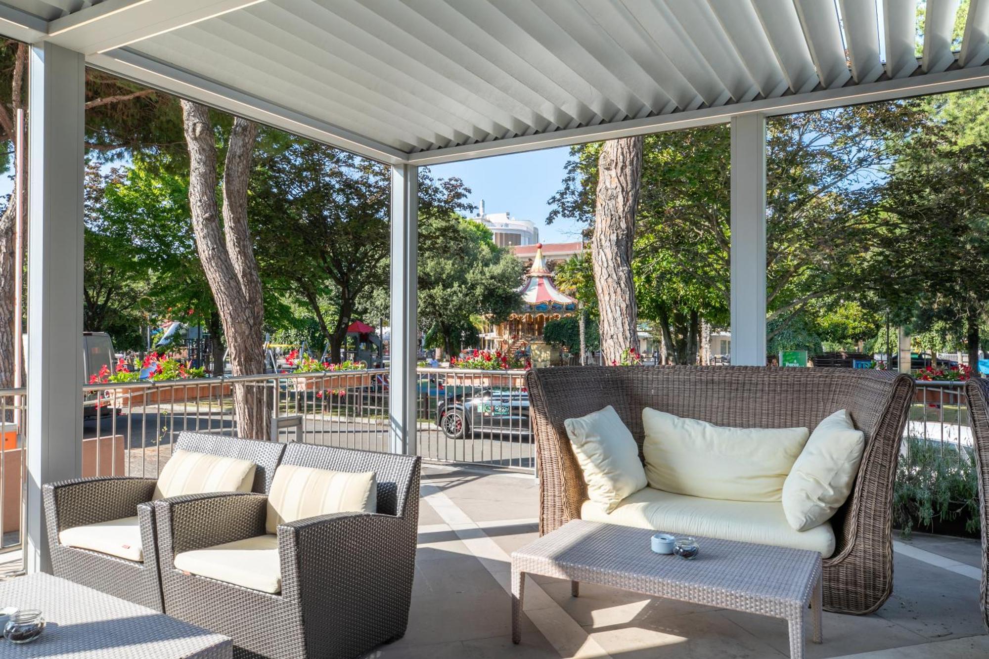 Hotel Villa Doimo Lignano Sabbiadoro Exterior photo