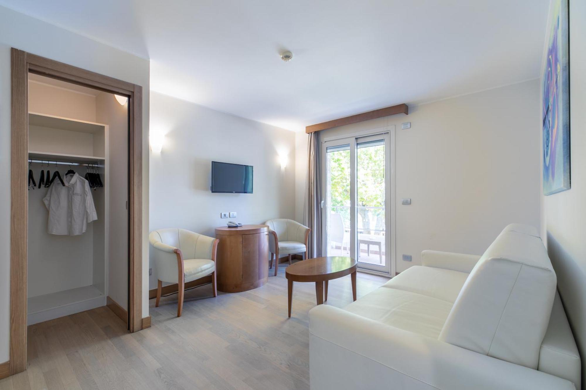 Hotel Villa Doimo Lignano Sabbiadoro Exterior photo